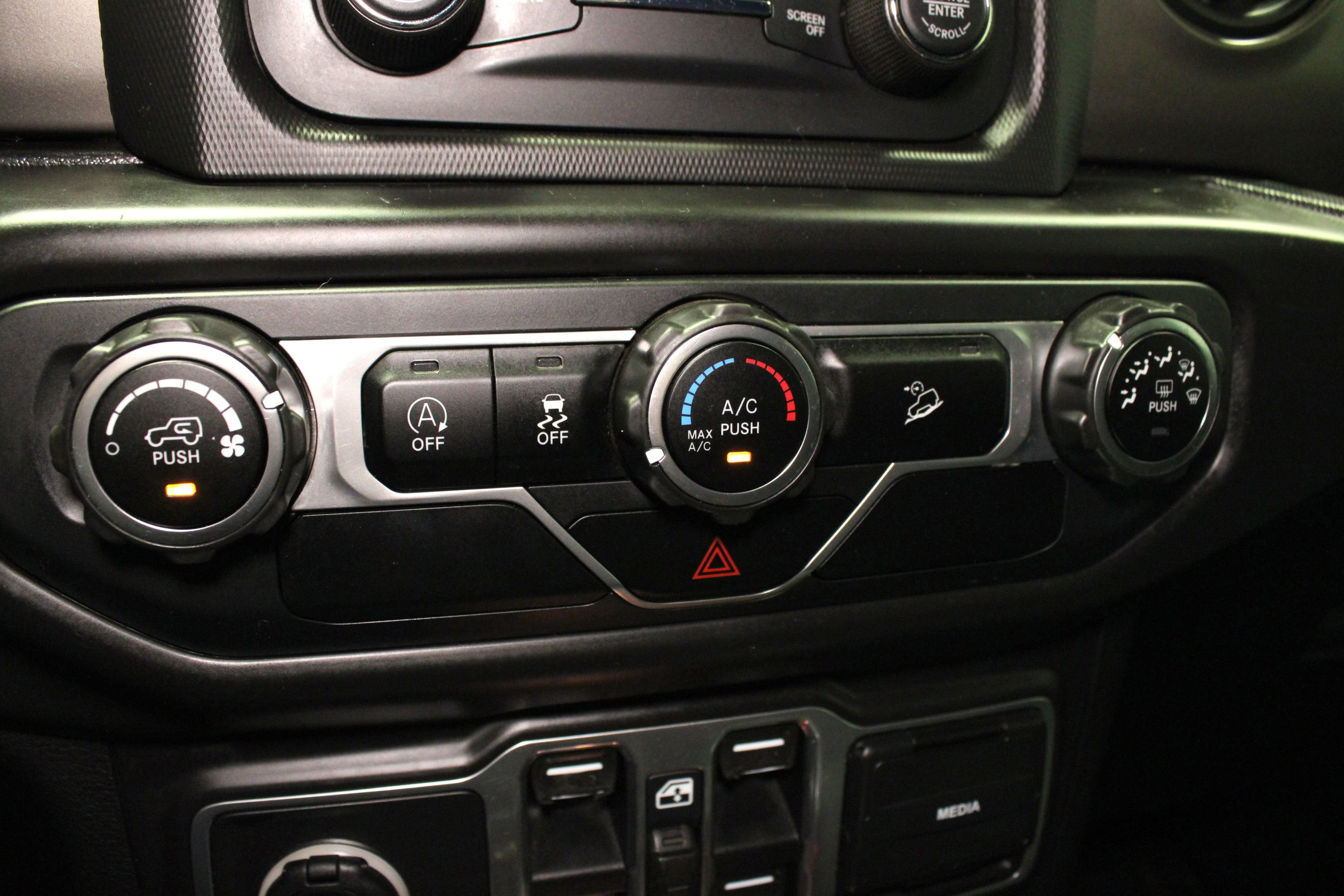 Used 2018 Jeep Wrangler Unlimited Sport S AWD/4WD image 18