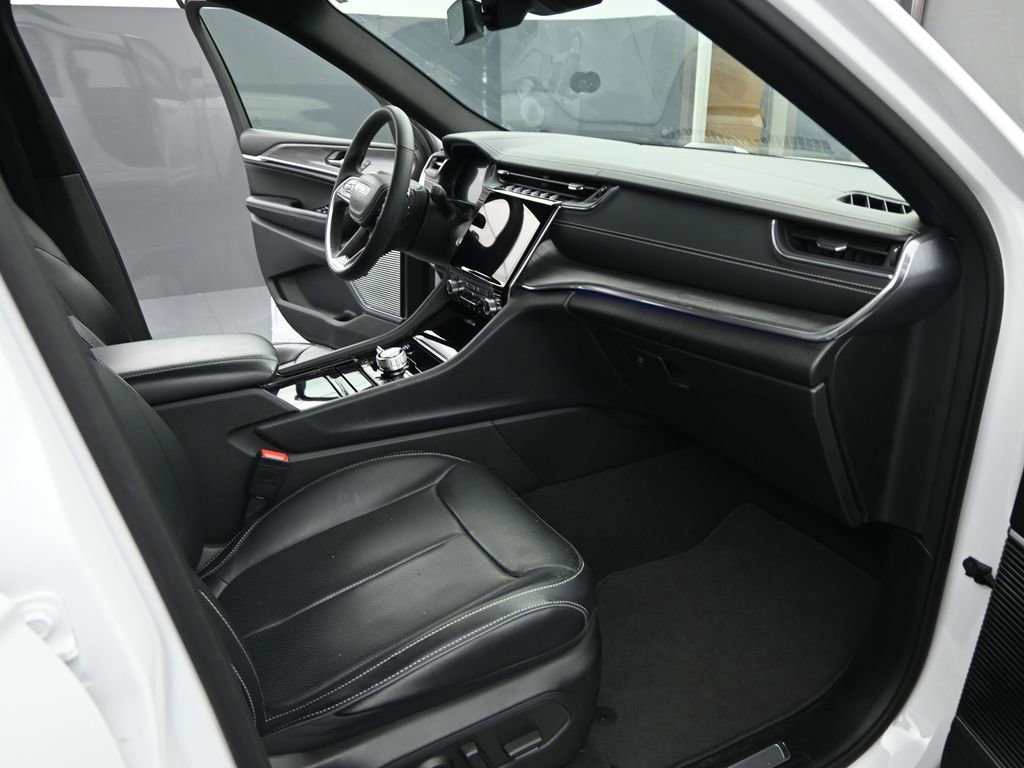 Used 2022 Jeep Grand Cherokee Overland image 22