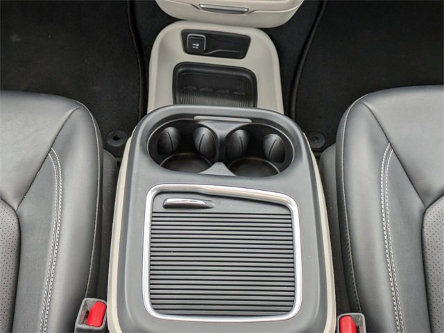 Certified 2024 Chrysler Pacifica Touring-L image 22