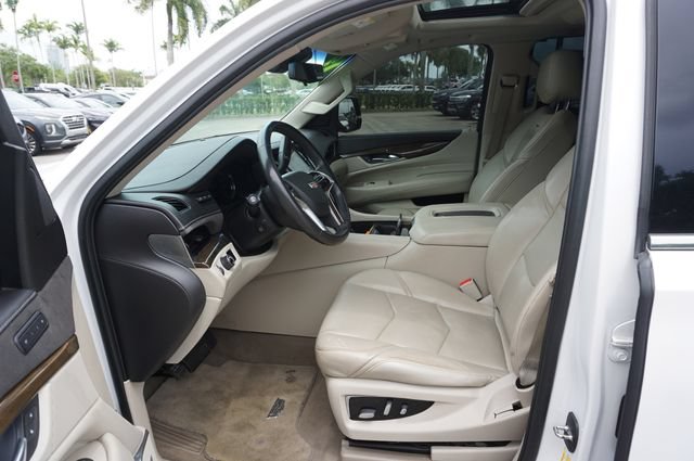 Used 2019 Cadillac Escalade ESV Luxury RWD image 26