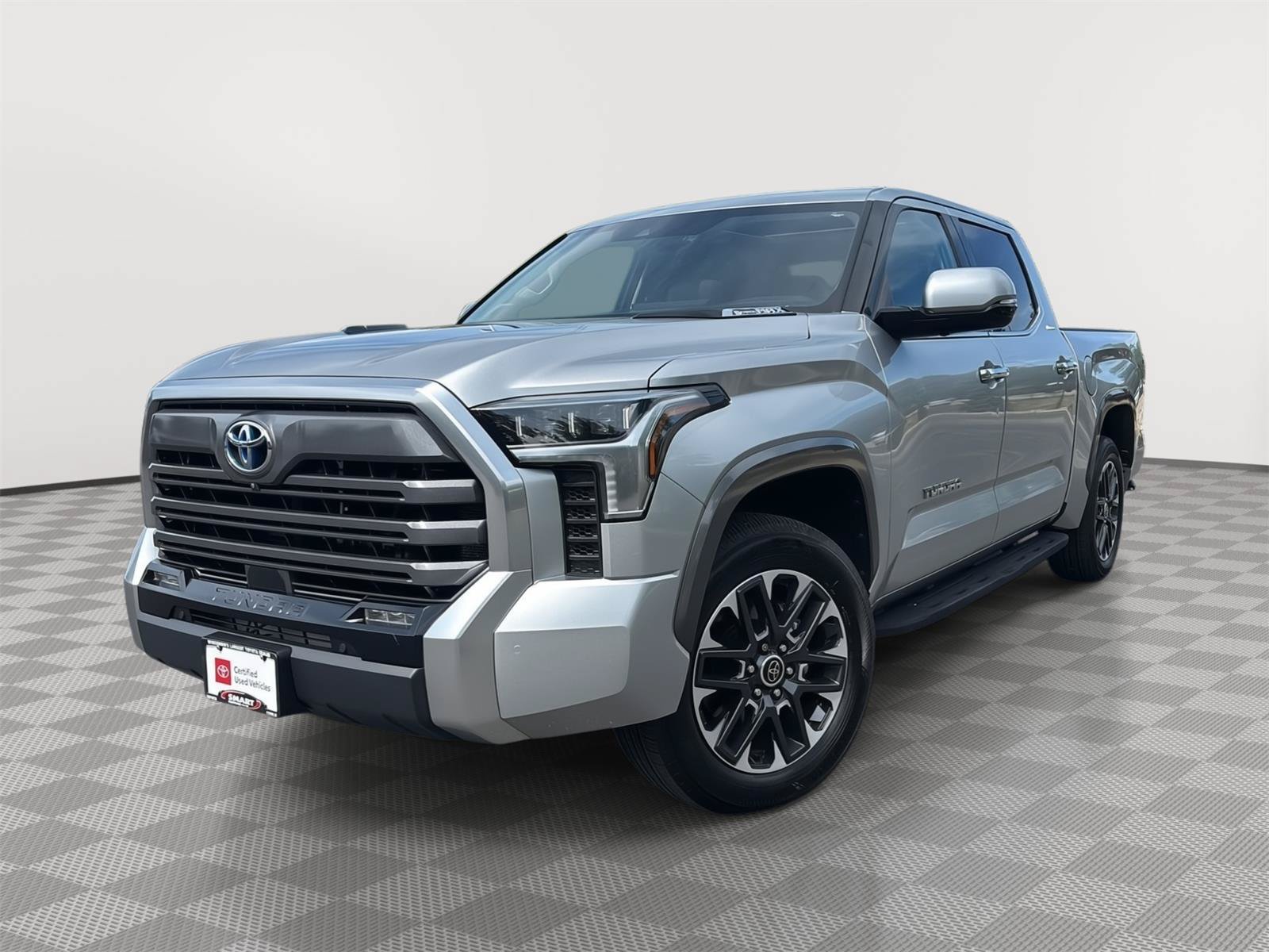 Used 2022 Toyota Tundra Limited AWD/4WD image 1