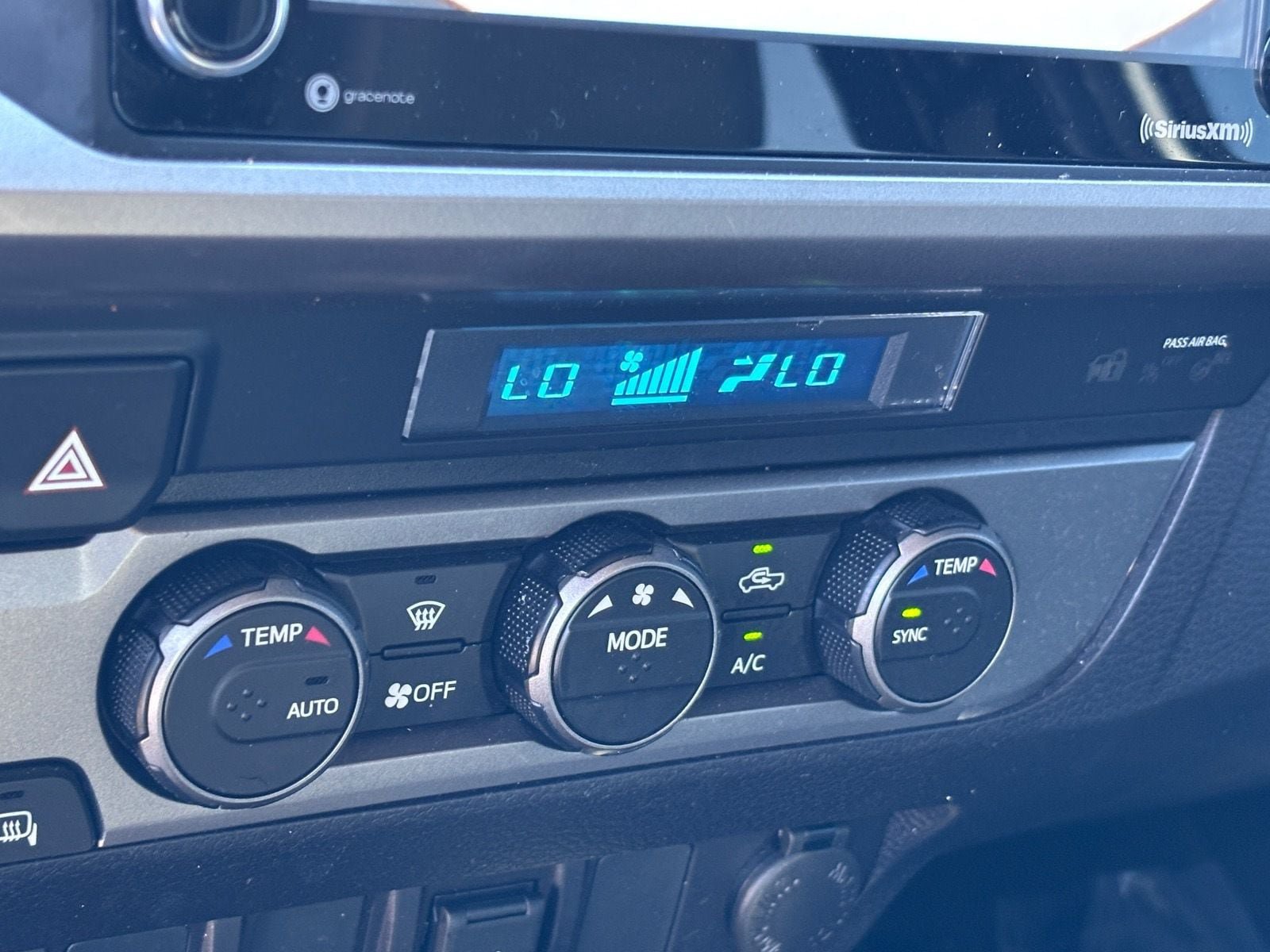 Used 2021 Toyota Tacoma SR5 AWD/4WD image 30
