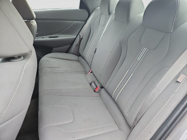 Used 2024 Hyundai Elantra SEL FWD image 15