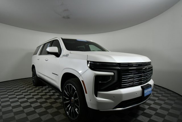 Certified 2025 Chevrolet Suburban High Country image 8