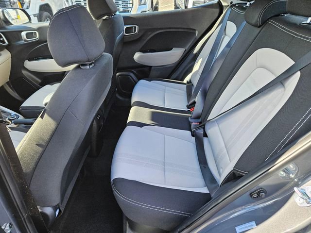 Used 2025 Hyundai Venue SEL image 15
