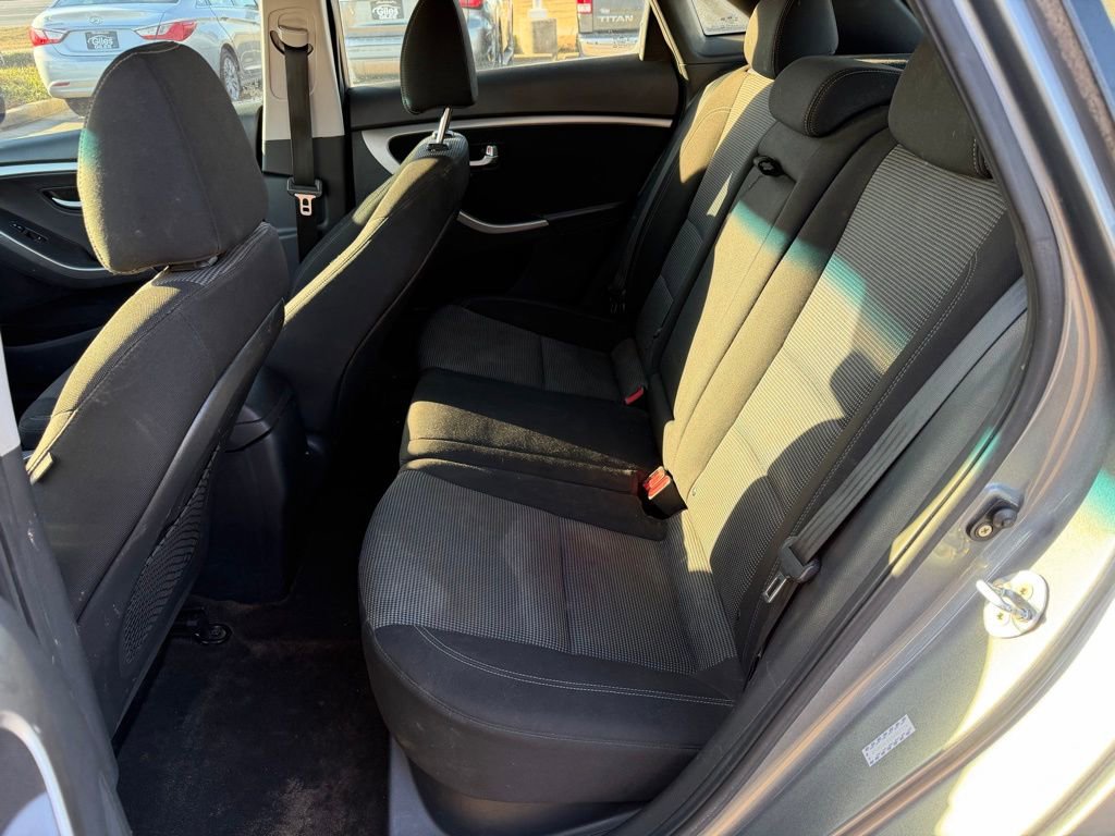 Used 2017 Hyundai Elantra GT image 10