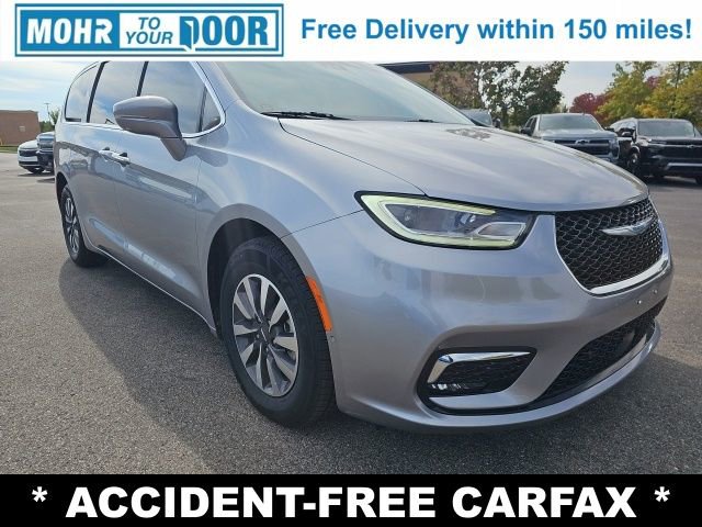 Used 2021 Chrysler Pacifica Touring-L image 2