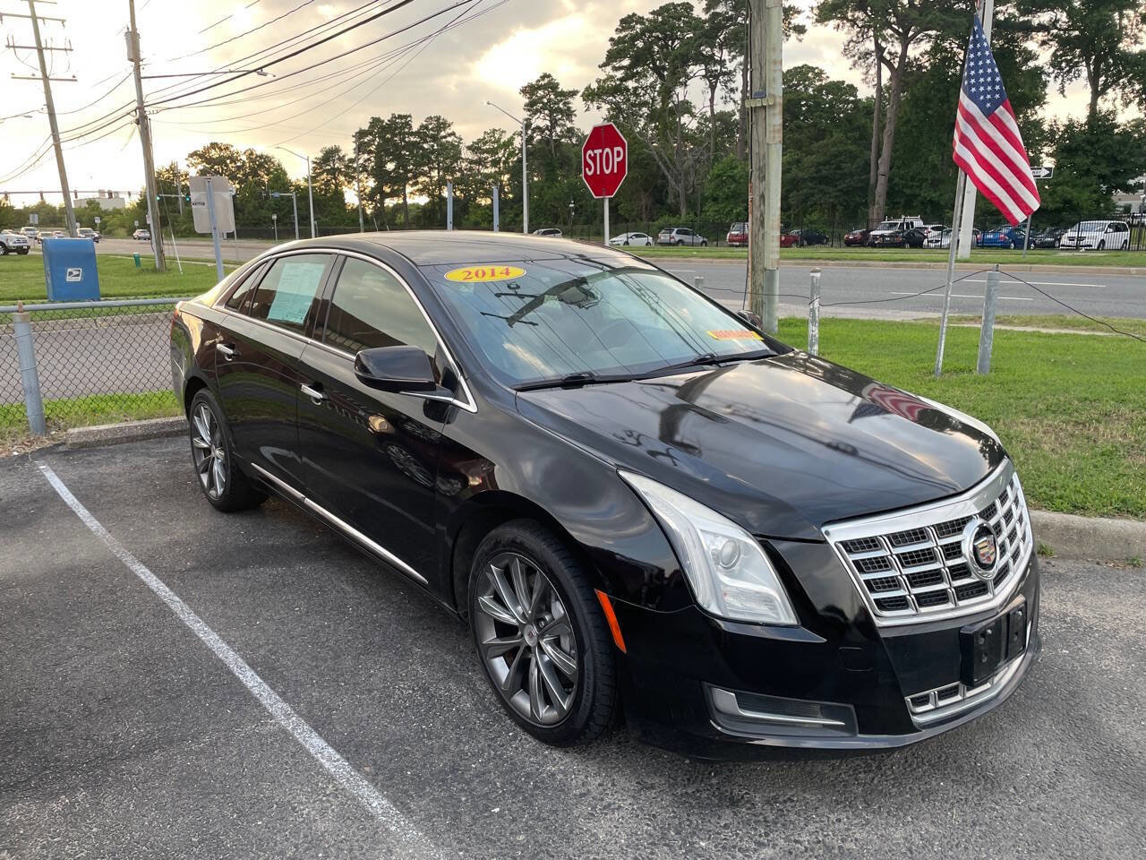 Used 2014 Cadillac XTS w/ Rear Seat Comfort Package image 2