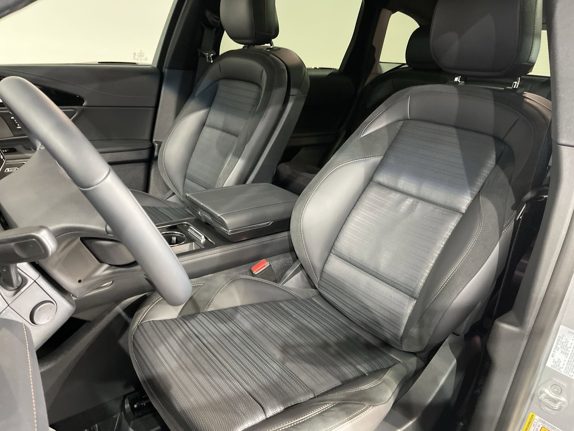 New 2024 Lincoln Nautilus Reserve w/ Equipment Group 202A image 15