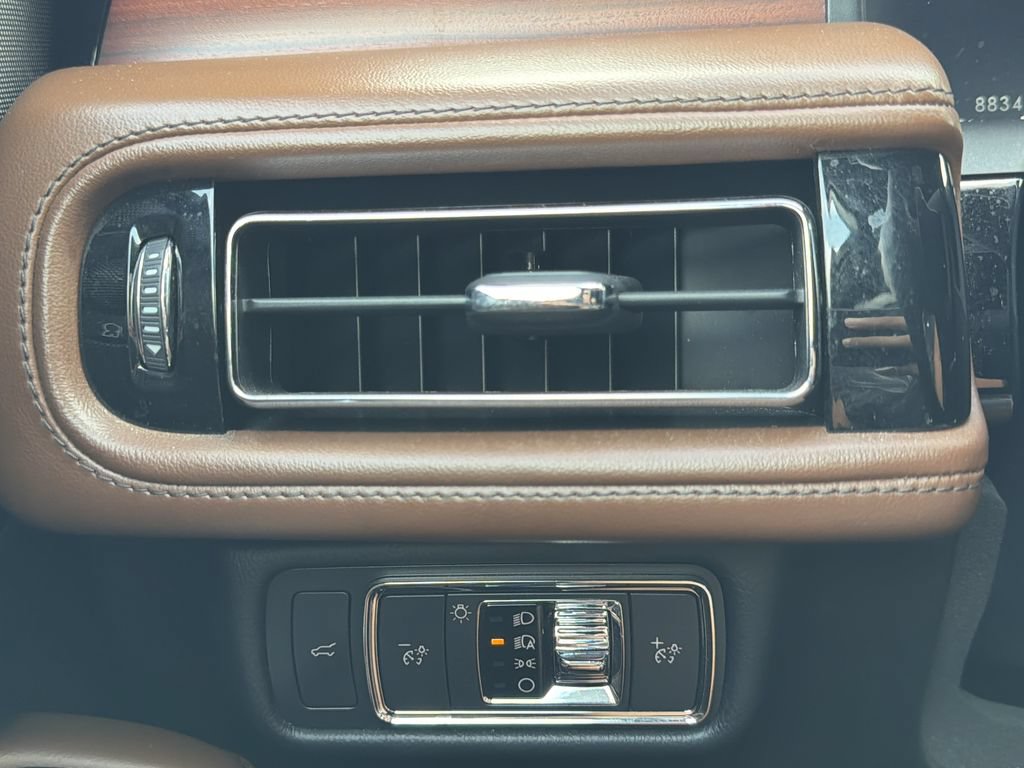 Used 2022 Lincoln Aviator Reserve w/ Equipment Group 201A AWD/4WD image 8