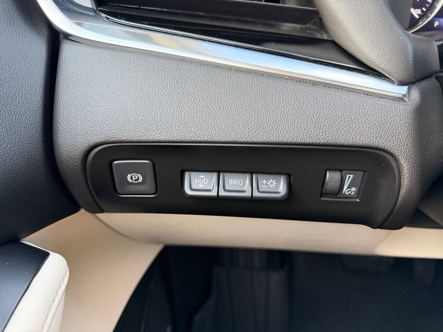 Used 2023 Buick Enclave Avenir w/ Avenir Technology Package AWD/4WD image 31