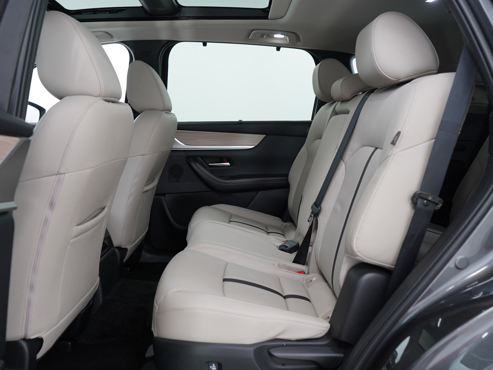 Certified 2025 MAZDA CX-90 Plug-In Hybrid w/Premium Sport image 20