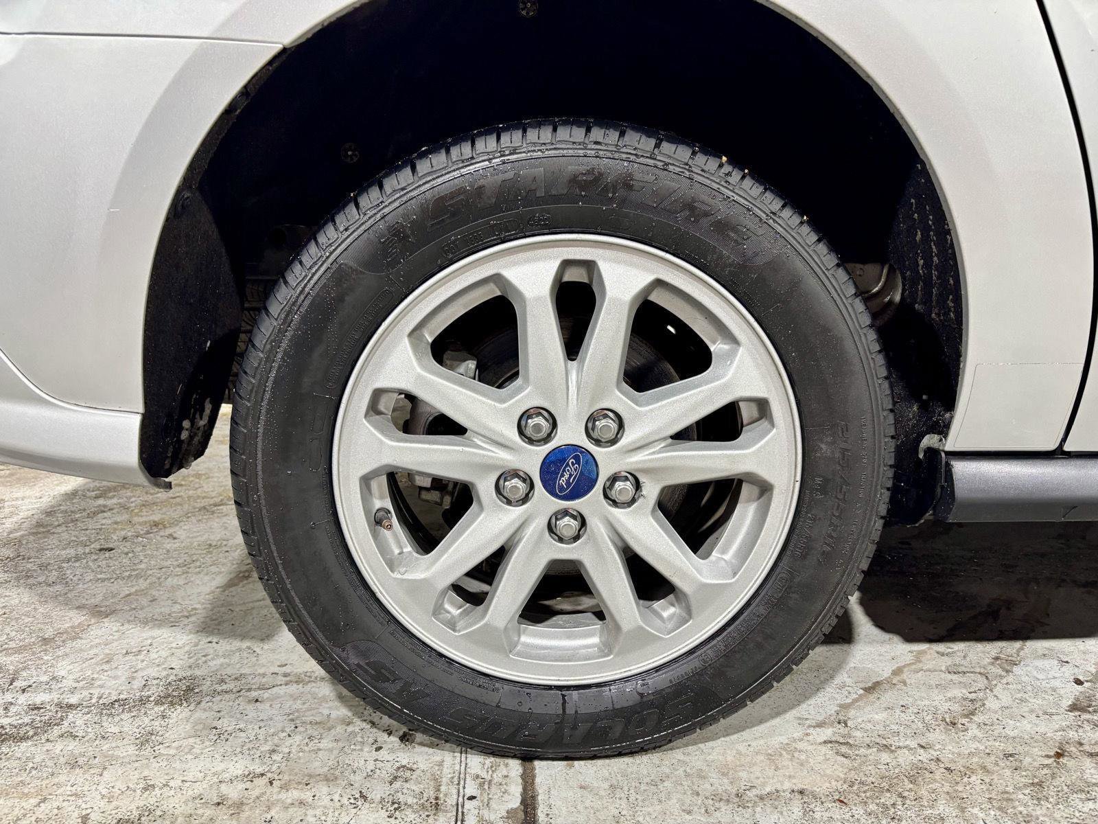 Used 2019 Ford Transit Connect XLT w/ Driver-Assist Package image 40