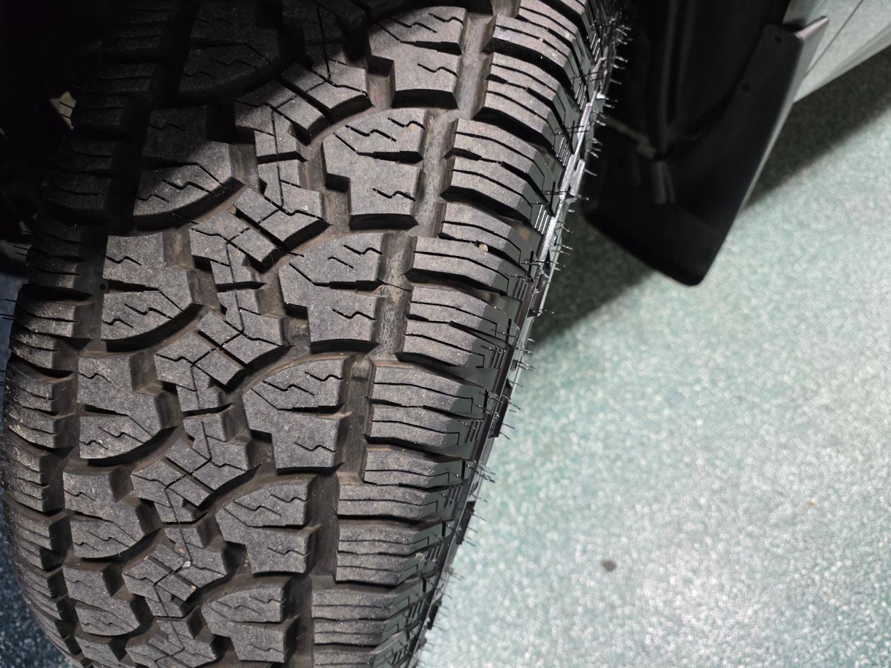 Used 2013 RAM 1500 Classic SLT w/ Premium Display Pkg image 13