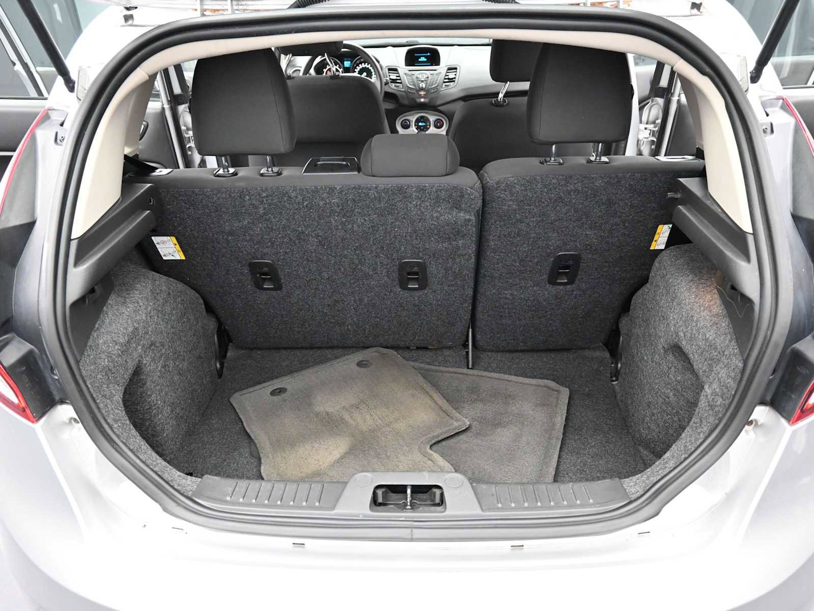 Used 2016 Ford Fiesta SE w/ Cold Weather Package FWD image 14