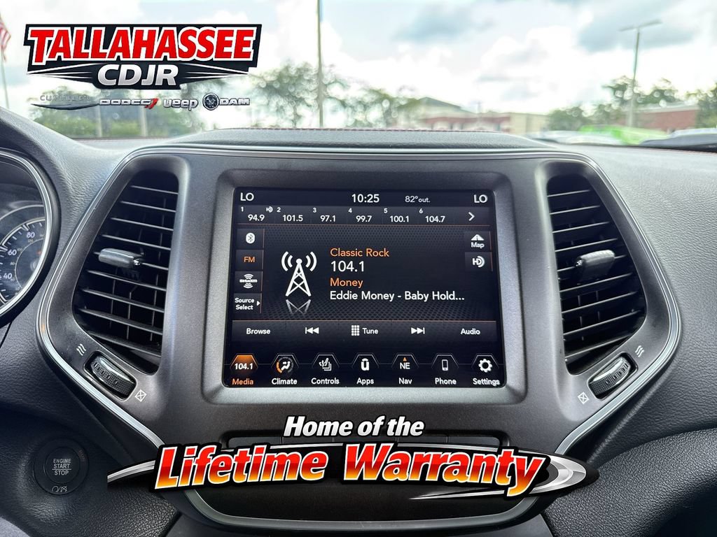 Used 2021 Jeep Cherokee Trailhawk w/ Sun, Sound & Nav Group AWD/4WD image 23