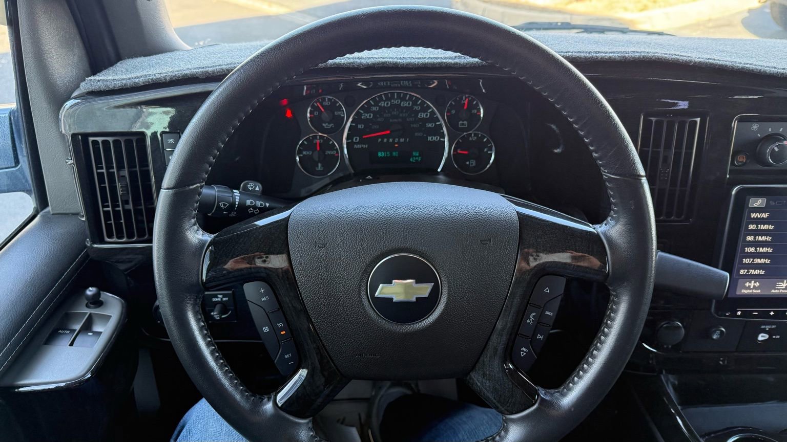 Used 2023 Chevrolet Express 2500 image 49