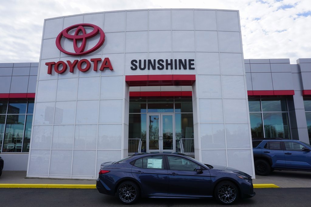 New 2026 Toyota Camry SE image 1