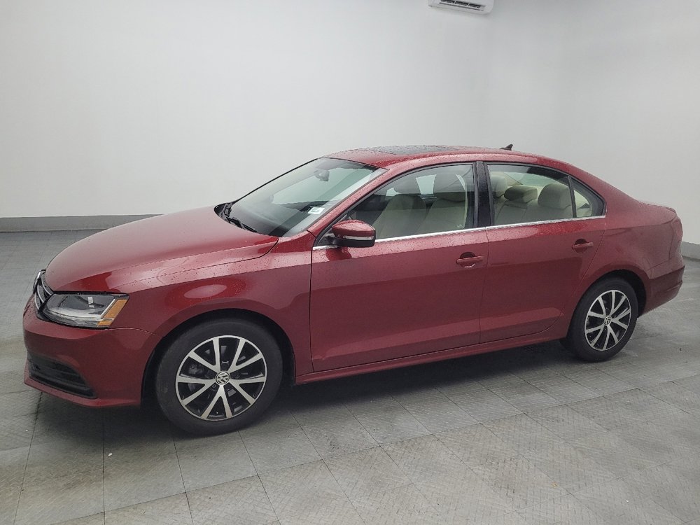 Used 2017 Volkswagen Jetta SE image 2