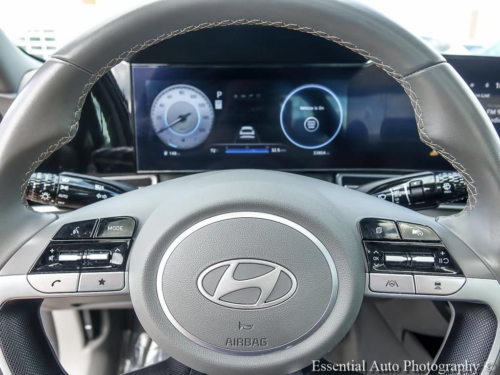 Used 2025 Hyundai Elantra SEL FWD image 16