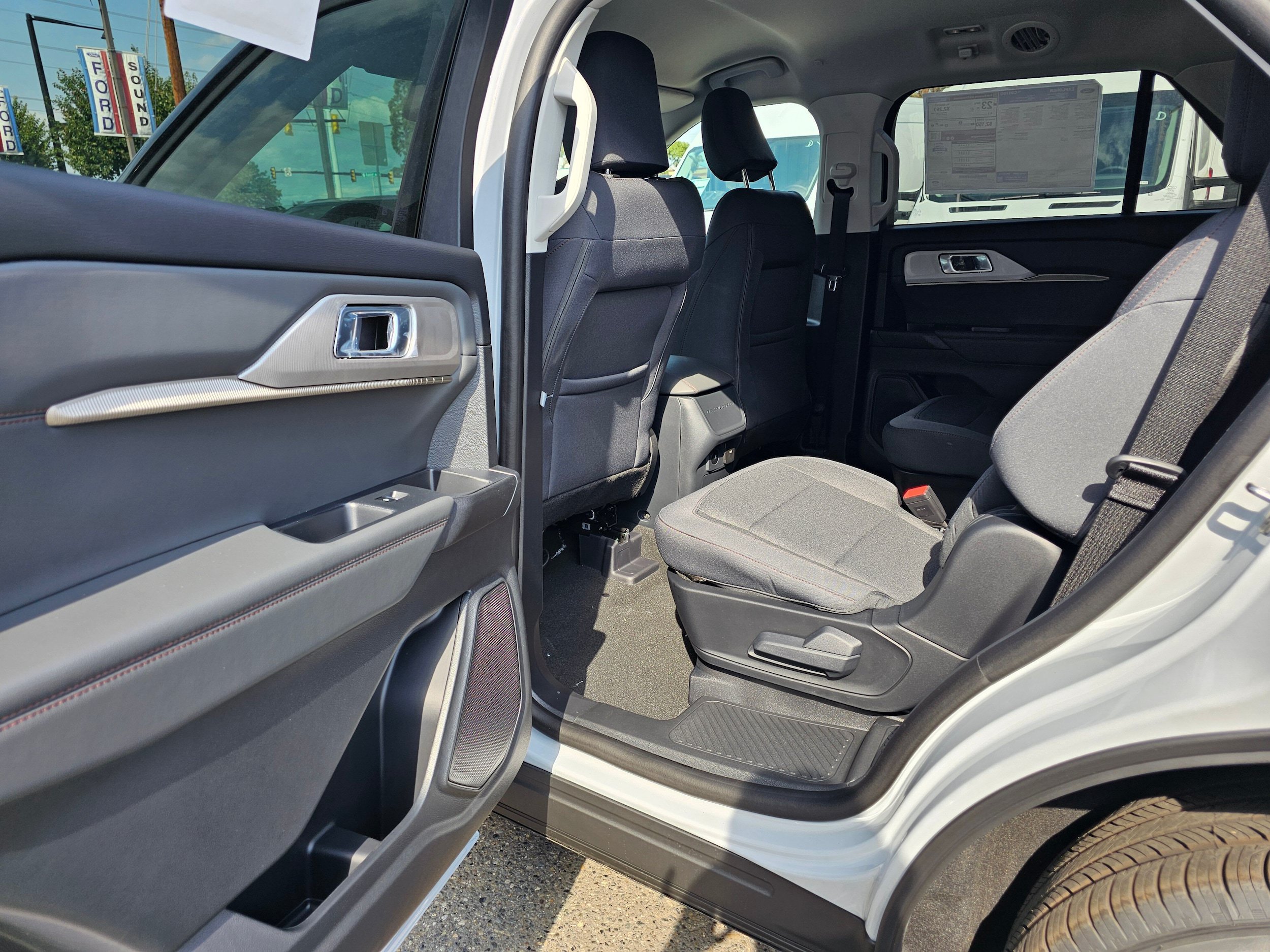 New 2026 Ford Explorer Active AWD/4WD image 13