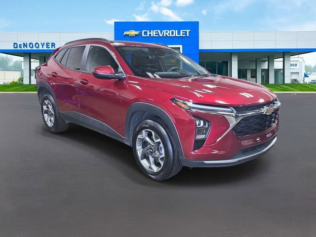 Used 2025 Chevrolet Trax LT FWD image 5