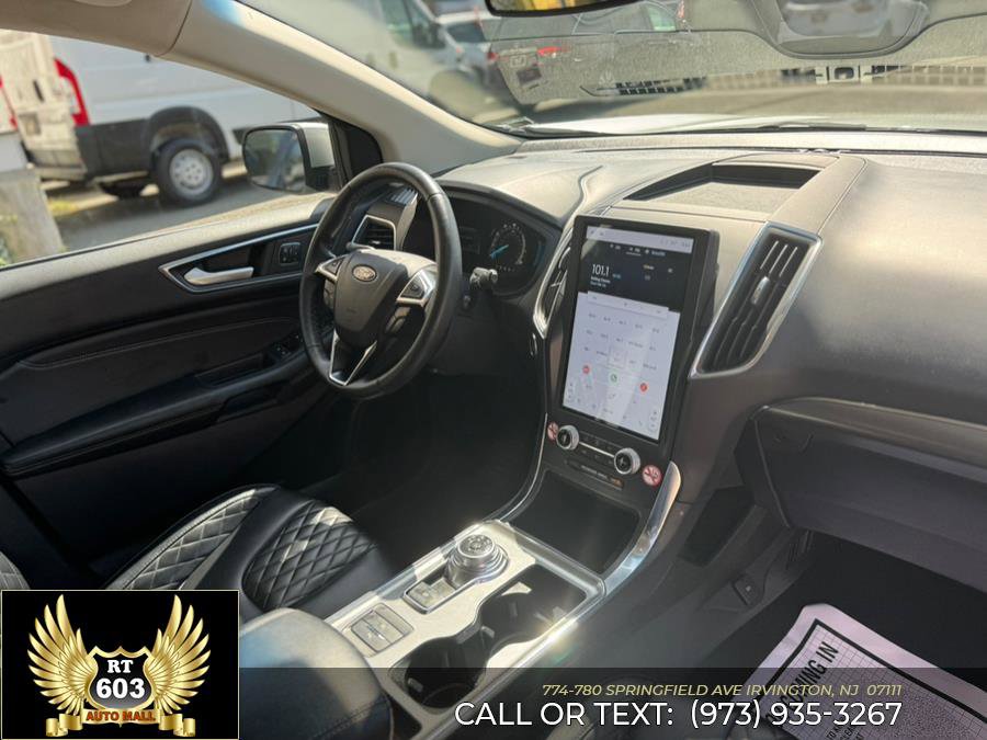 Used 2023 Ford Edge Titanium image 19