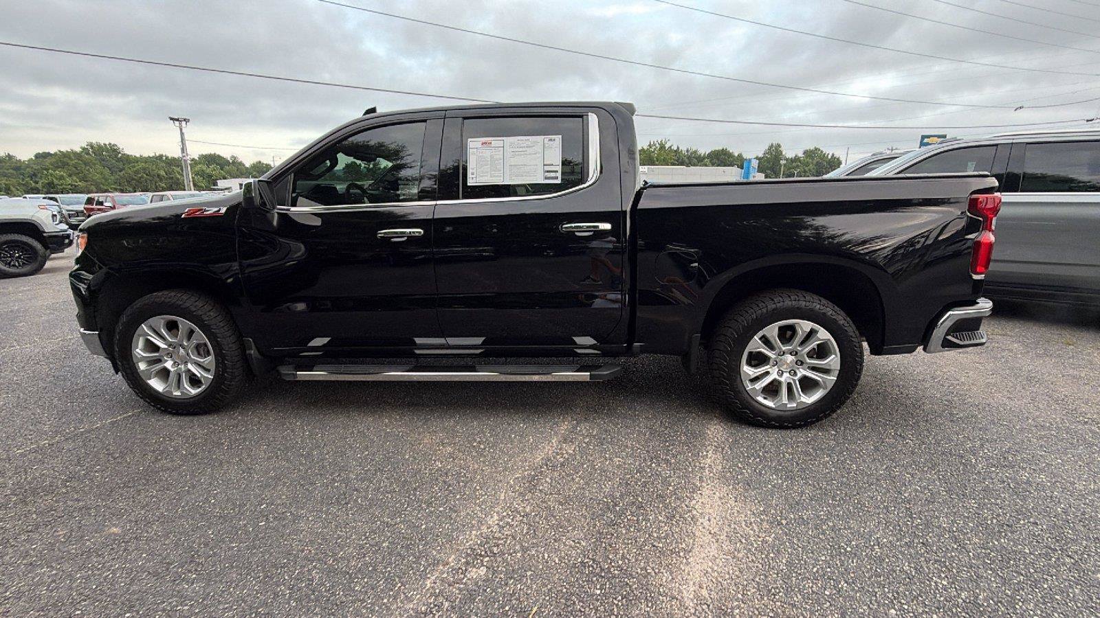 Used 2024 Chevrolet Silverado 1500 LTZ w/ LTZ Premium Package AWD/4WD image 12