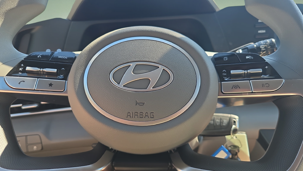 New 2026 Hyundai Elantra SE FWD image 12