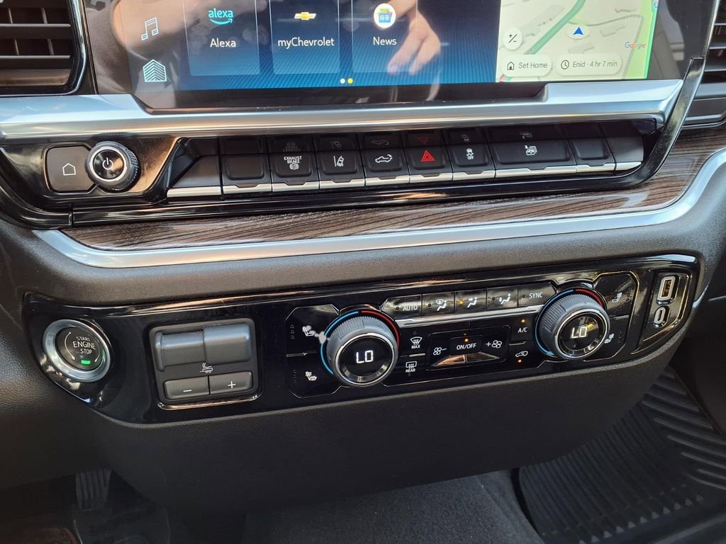 Used 2025 Chevrolet Silverado 2500 LT w/ Convenience Package image 9