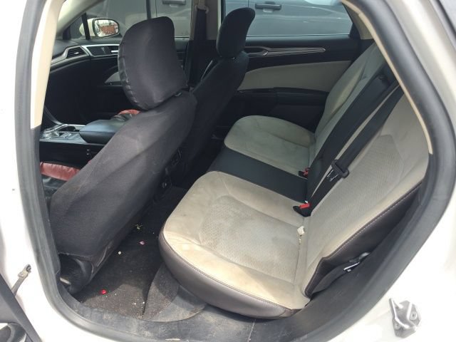 Used 2019 Ford Fusion SE w/ Equipment Group 151A FWD image 12