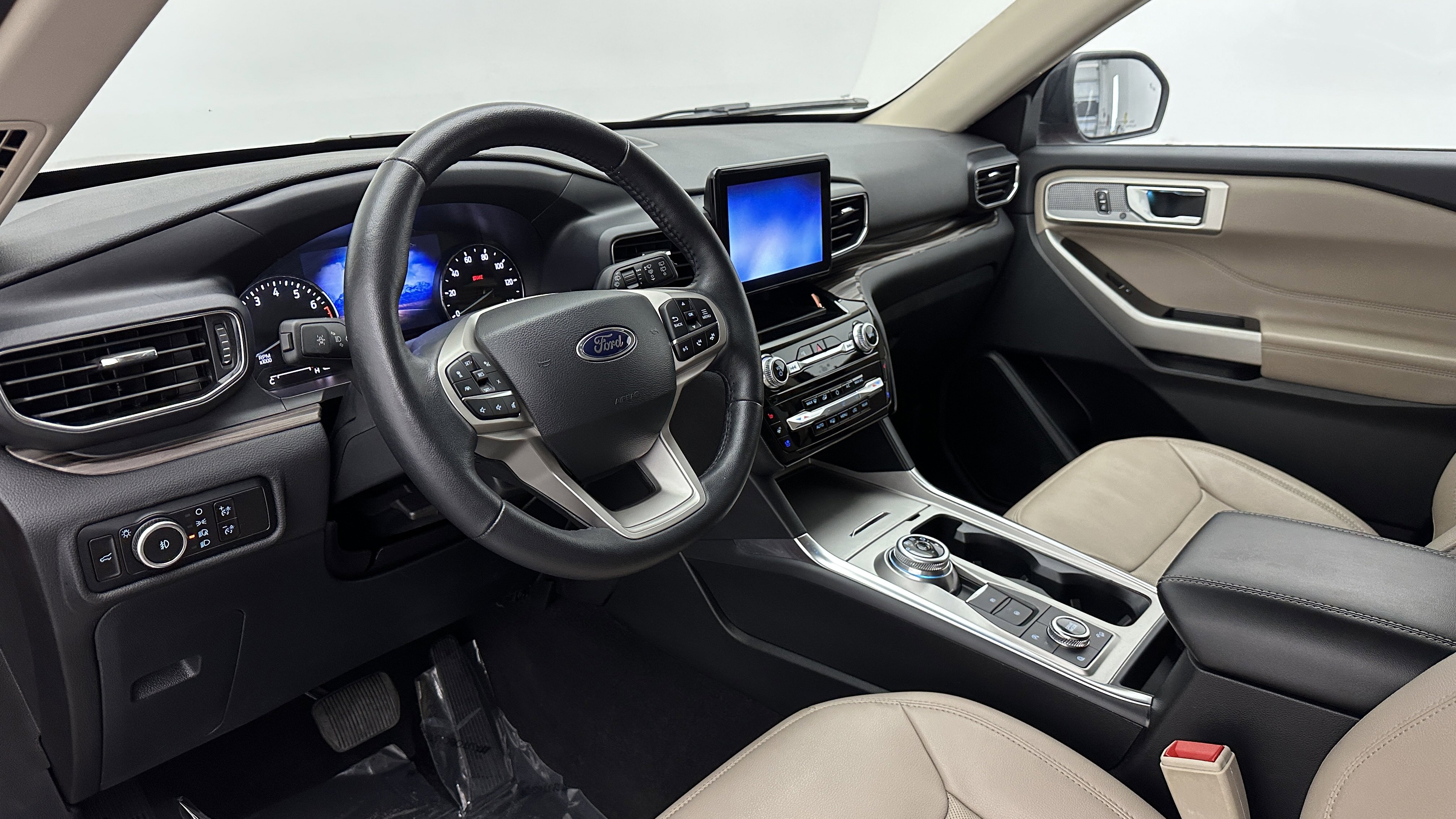 Used 2023 Ford Explorer Limited image 8