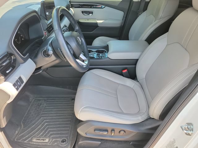 Used 2025 Honda Pilot Touring image 13