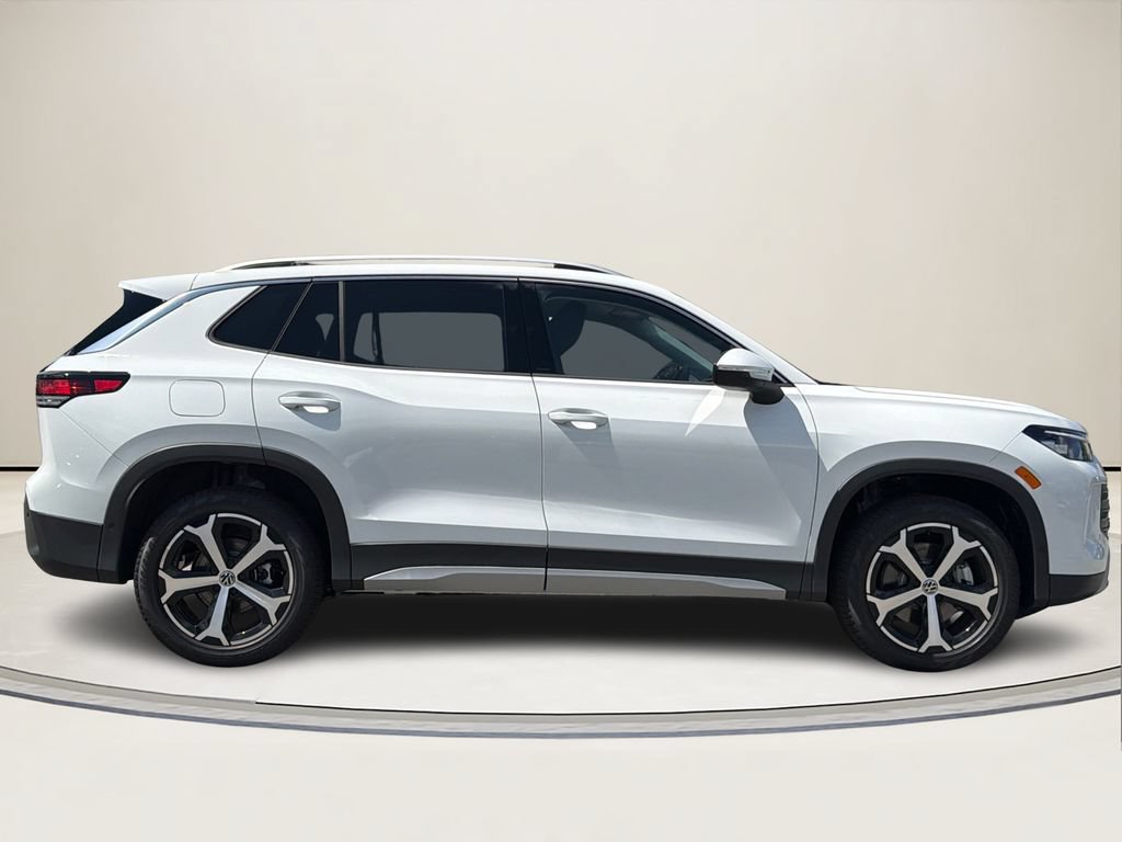 New 2026 Volkswagen Tiguan SE AWD/4WD image 2