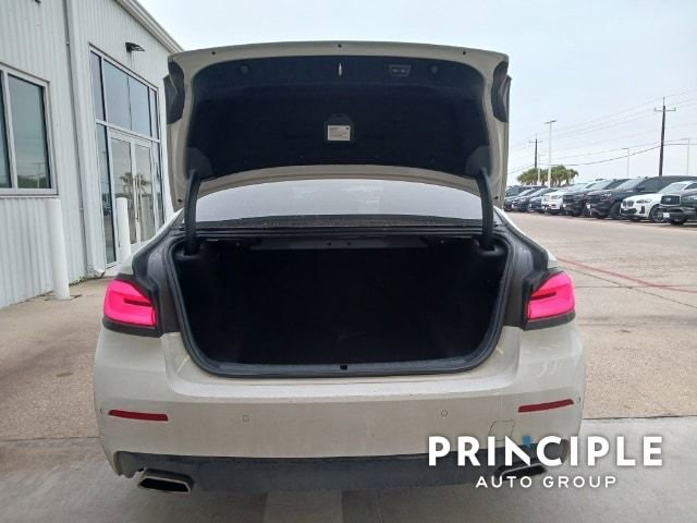 New 2023 BMW 530i w/ Convenience Package image 7
