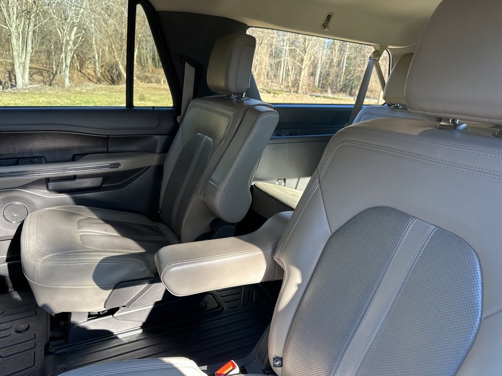 Used 2021 Ford Expedition Max Limited image 11