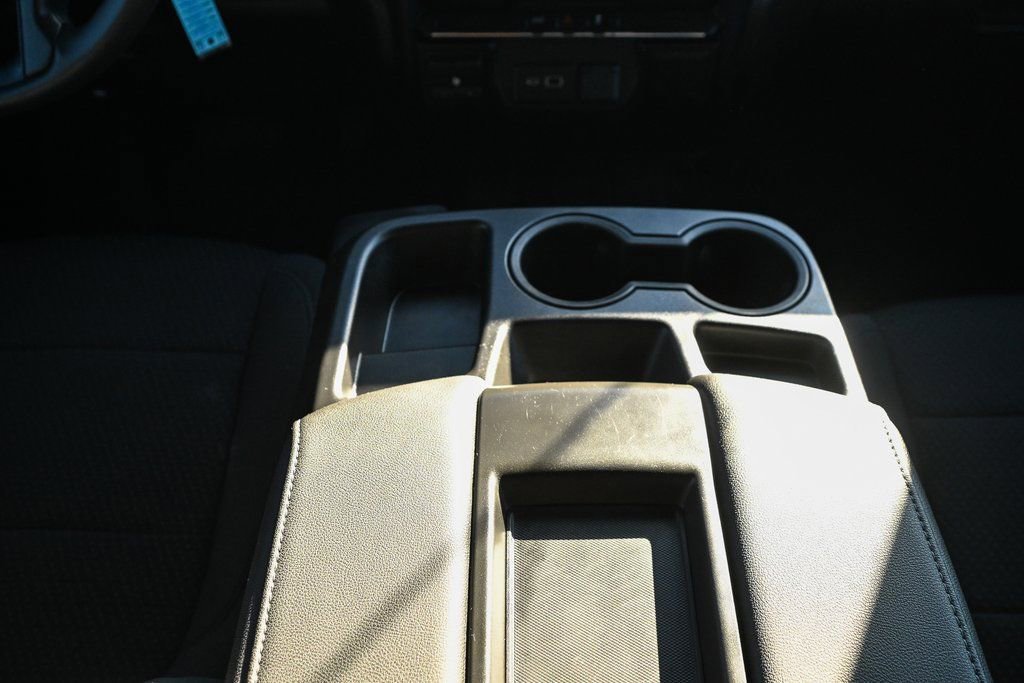 Used 2022 Chevrolet Silverado 2500 Custom w/ Custom Value Package image 33