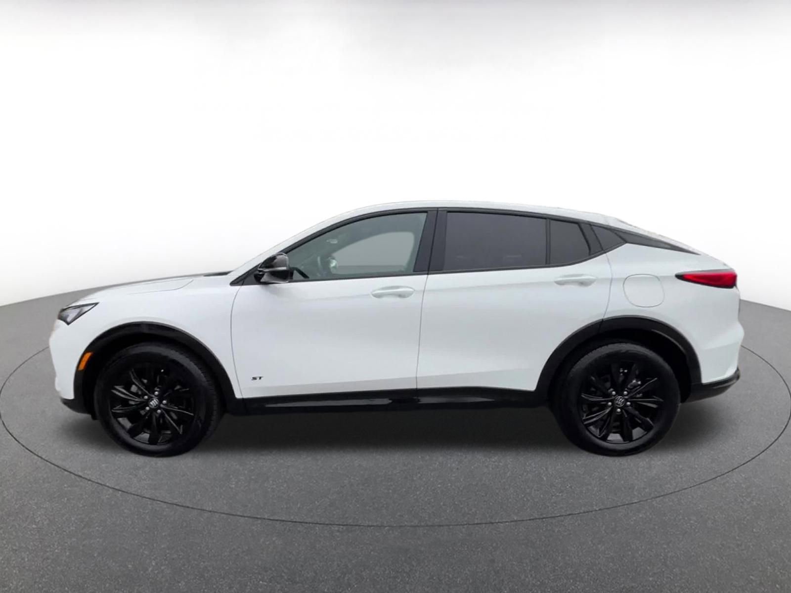 Used 2025 Buick Envista Sport Touring image 9