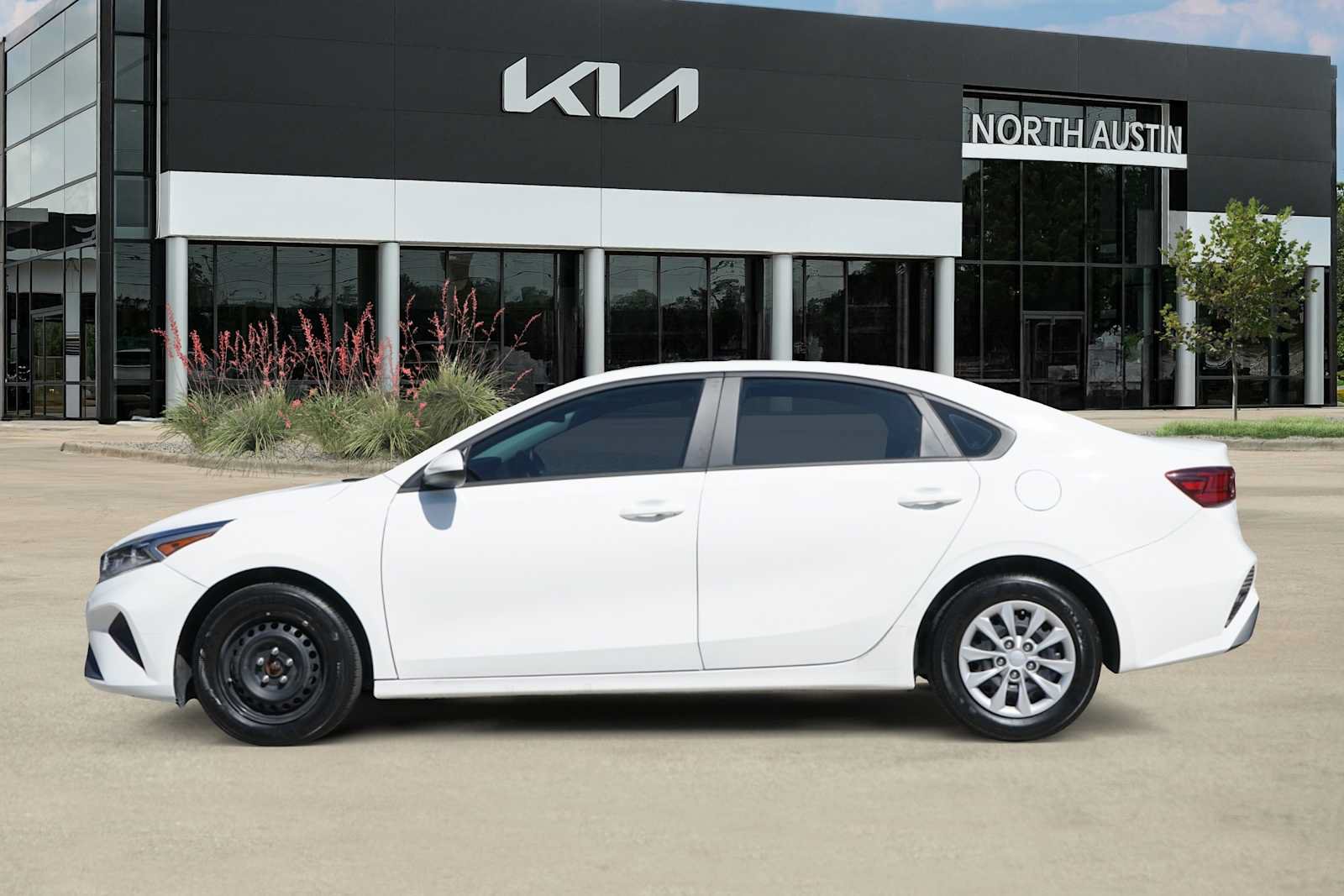 Certified 2024 Kia Forte LX FWD image 3