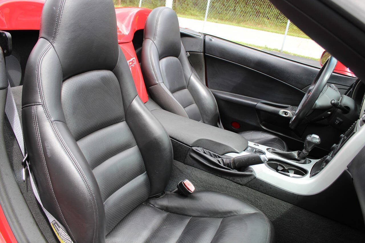Used 2005 Chevrolet Corvette Convertible w/ Preferred Equipment Group RWD image 15