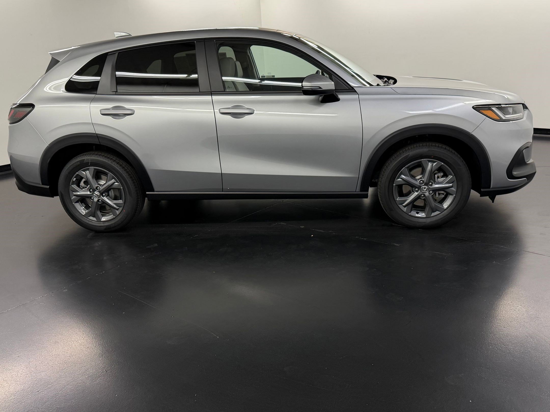 New 2026 Honda HR-V LX image 8