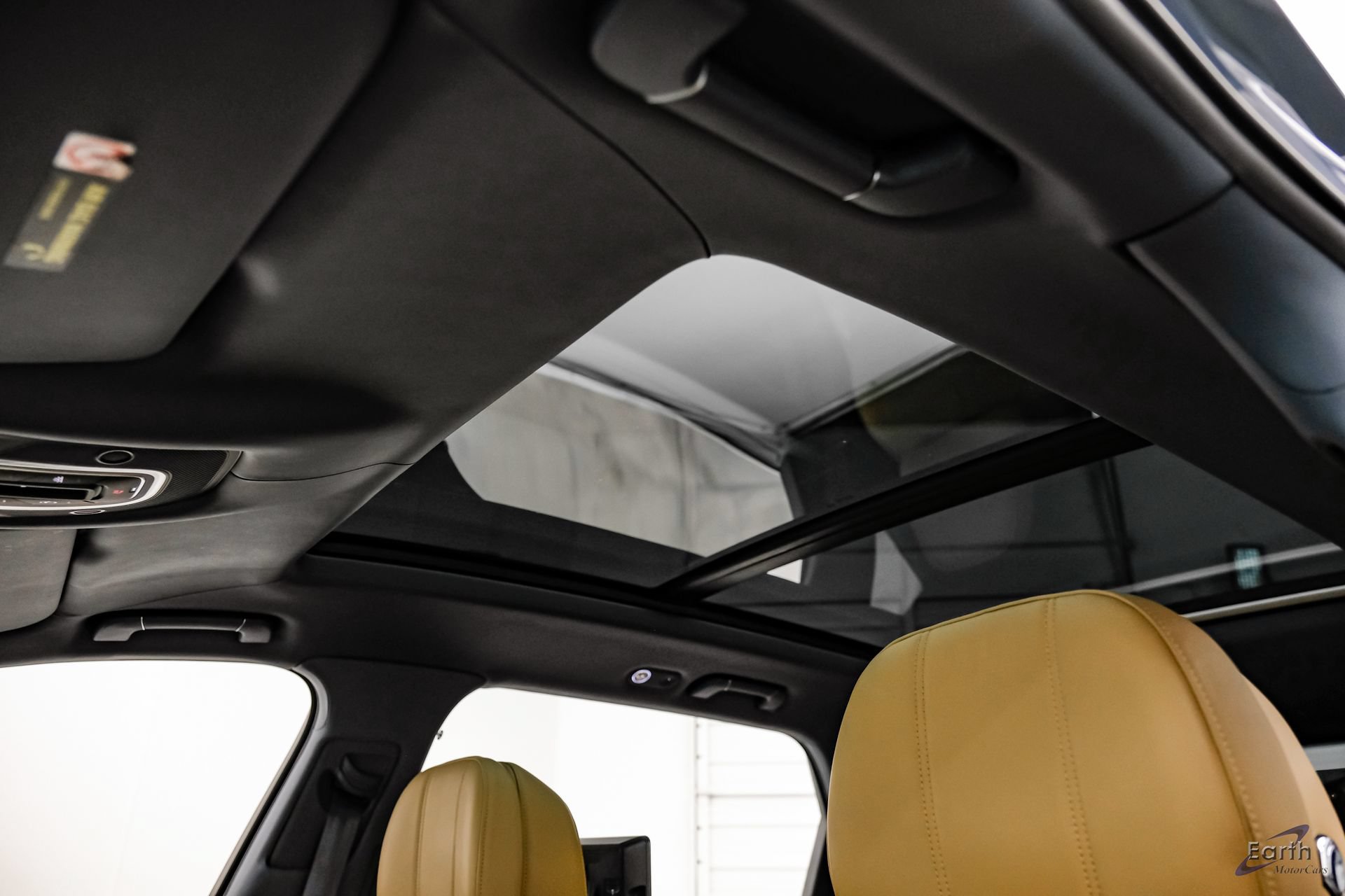 Used 2023 Bentley Bentayga Extended Wheelbase AWD/4WD image 36