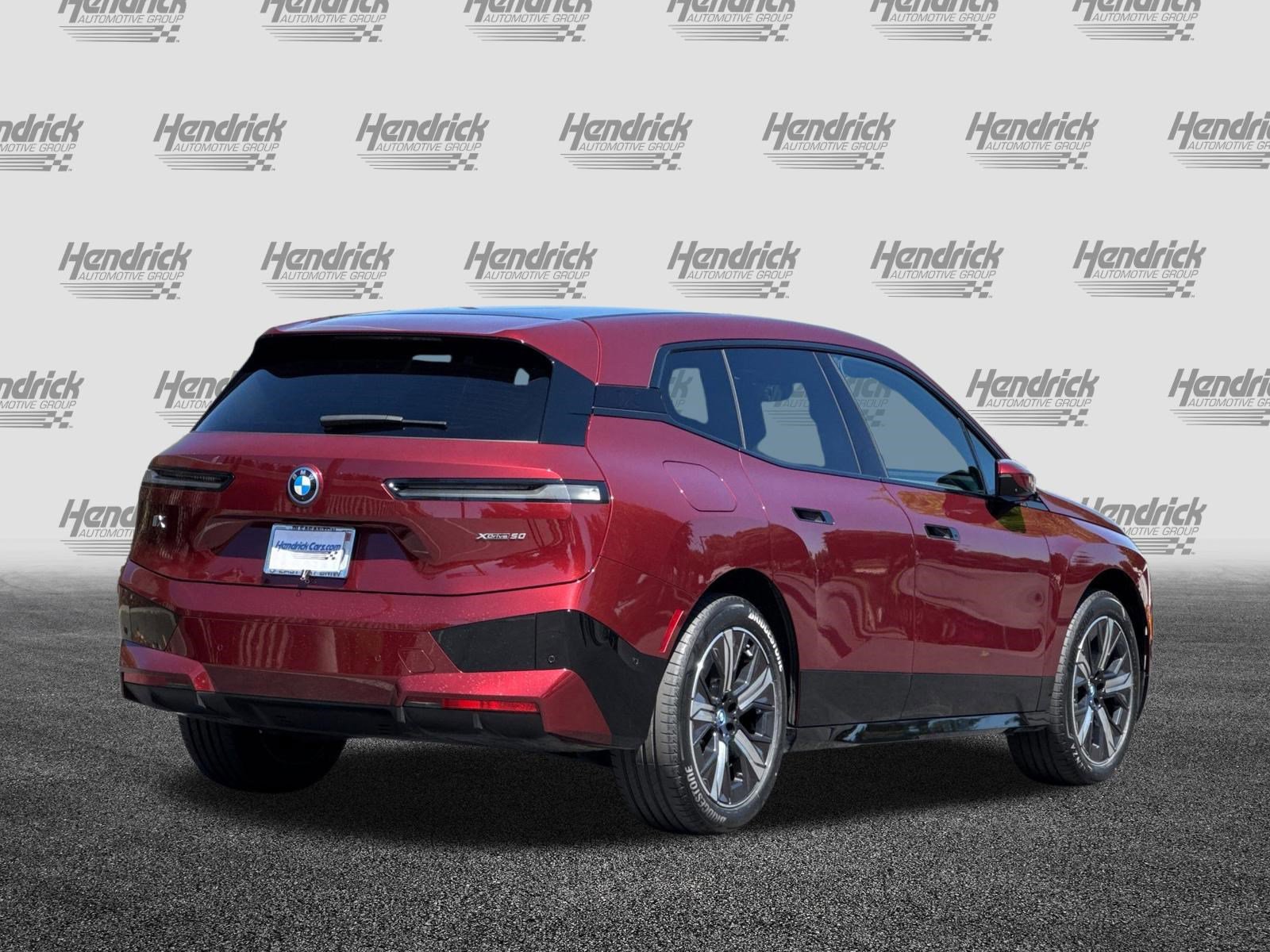 Certified 2025 BMW iX xDrive50 AWD/4WD image 5