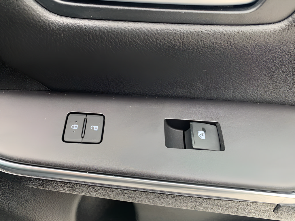 Used 2017 Toyota Camry SE FWD image 36