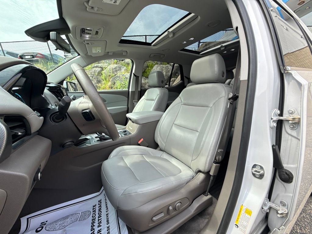 Used 2018 Chevrolet Traverse Premier AWD/4WD image 15