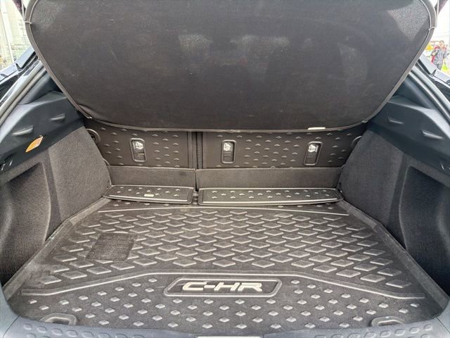 Certified 2021 Toyota C-HR LE image 28