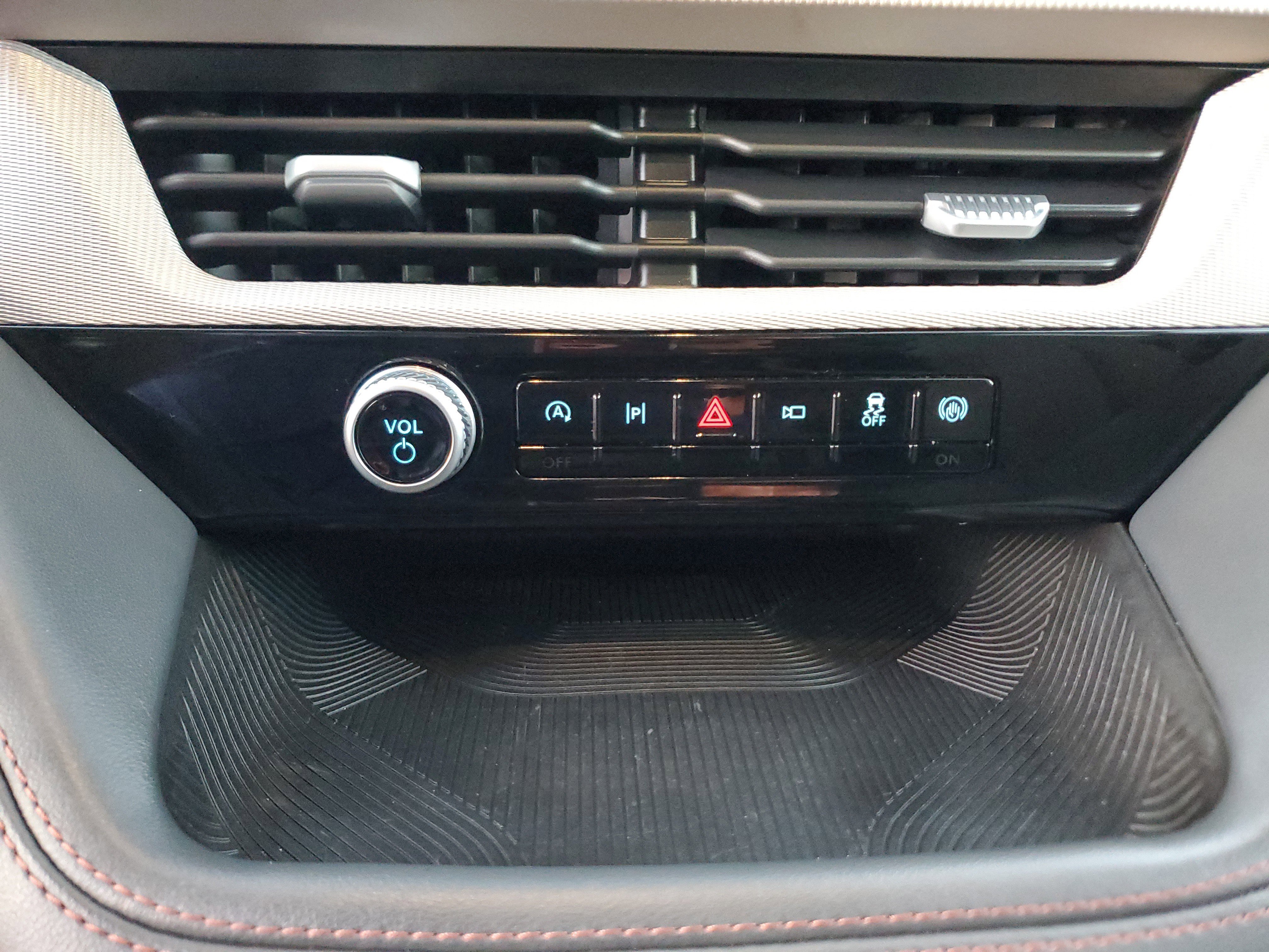 Used 2025 Ford Explorer Active image 26