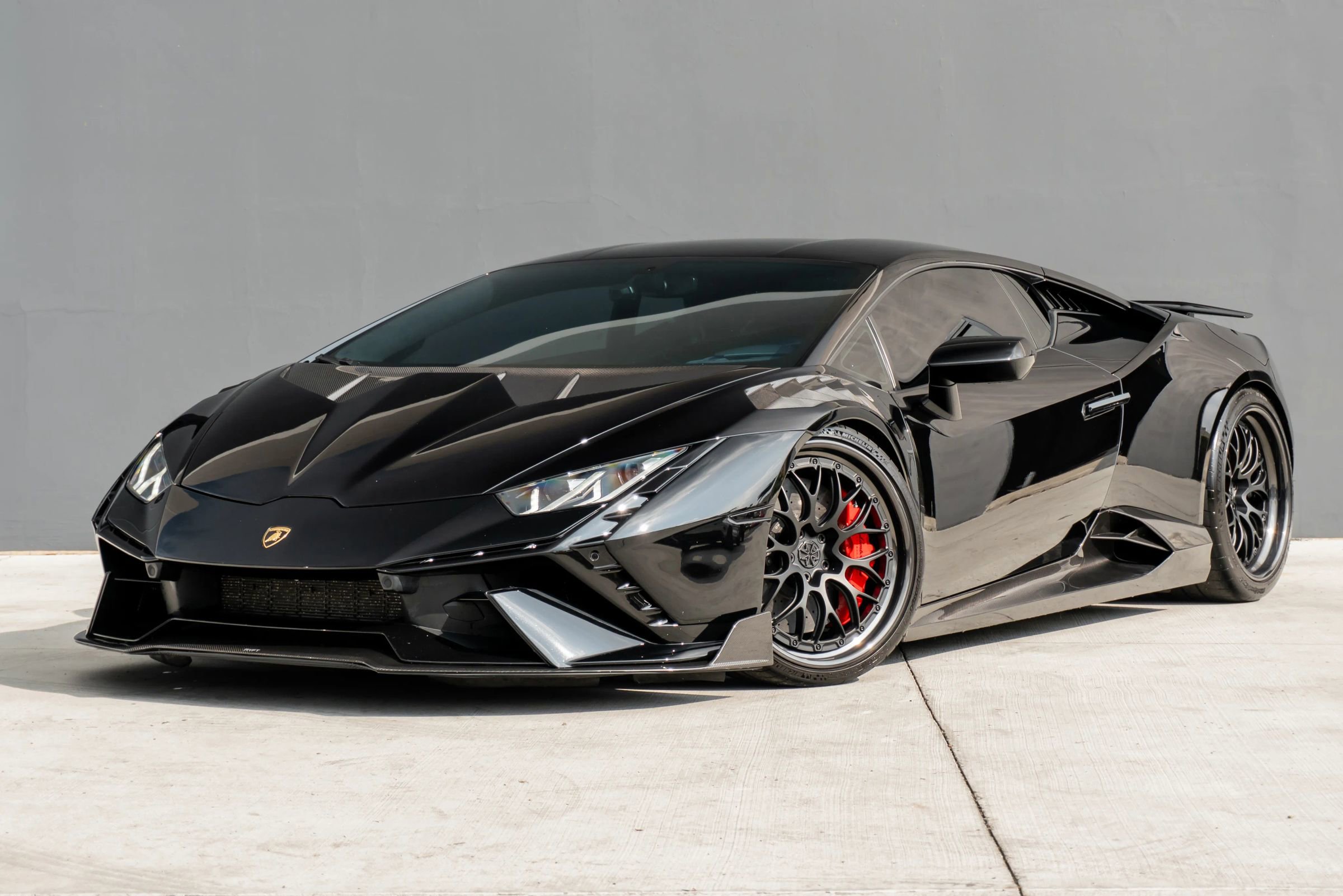 Used 2024 Lamborghini Huracan Tecnica image 3