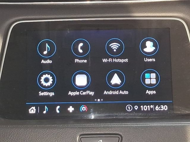 Used 2023 Cadillac XT4 Luxury w/ Cold Weather Package FWD image 9