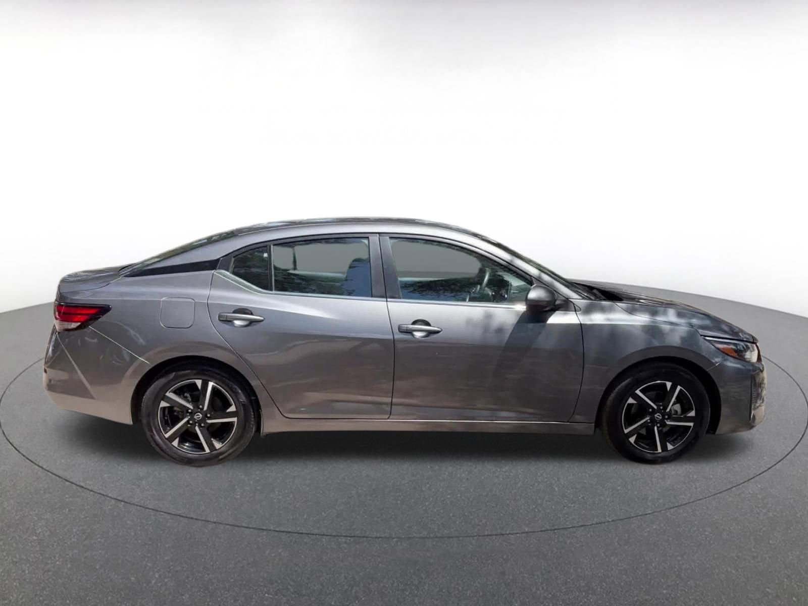 Used 2025 Nissan Sentra SV FWD image 16